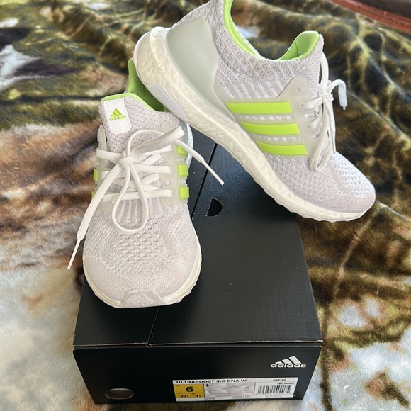 EUC Adidas ultra boost 5.0 - Picture 1 of 9